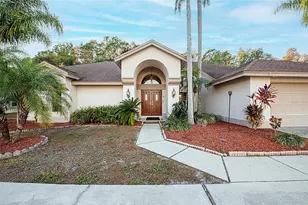 450 Waterford Cir E, Tarpon Springs, FL 34688 - Photo 2