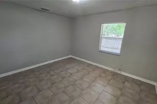 11727 N 12th St, Tampa, FL 33612 - Photo 6