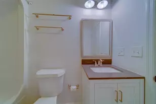 225 36th Ave NE, Saint Petersburg, FL 33704 - Photo 22