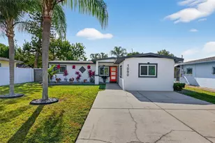1090 77th Ave N, Saint Petersburg, FL 33702 - Photo 1
