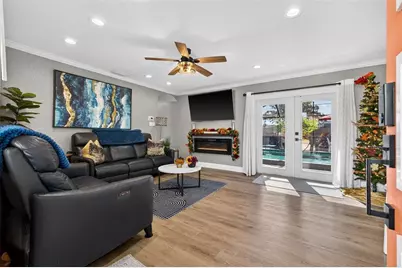 1090 77th Avenue N, Saint Petersburg, FL 33702 - Photo 4