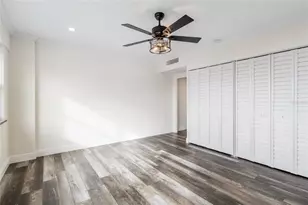 31 Island Way, Clearwater Beach, FL 33767 - Photo 24