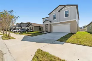 1712 Tropical Oasis Ave, Plant City, FL 33565 - Photo 2