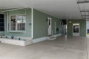 37843 Barcelona Ave, Zephyrhills, FL 33541 - Photo 6