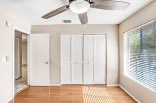 3821 S Lake Dr, Tampa, FL 33614 - Photo 10