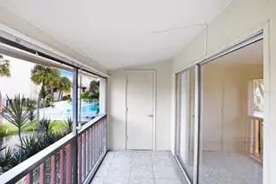 3821 S Lake Dr, Tampa, FL 33614 - Photo 14