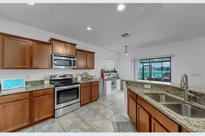 10012 Newminster Loop, Ruskin, FL 33573 - Photo 6