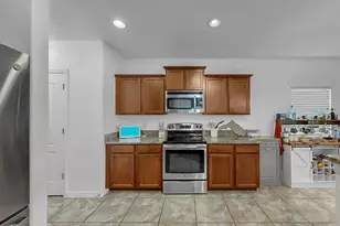 10012 Newminster Loop, Ruskin, FL 33573 - Photo 16