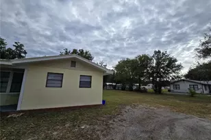 2301 Moody Ave, Plant City, FL 33563 - Photo 2