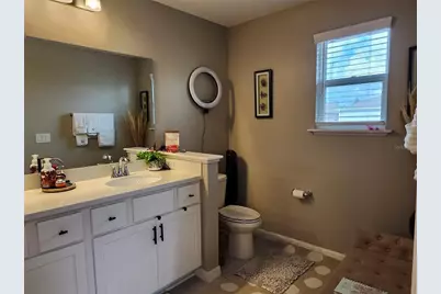 4718 Legendary Oaks Street, Tampa, FL 33610 - Photo 12