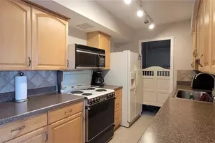 10355 Paradise Blvd, Treasure Island, FL 33706 - Photo 14