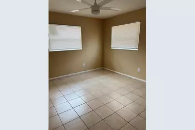 1427 15th Street S, Saint Petersburg, FL 33705 - Photo 6