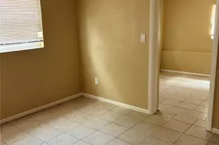 1427 15th St S, Saint Petersburg, FL 33705 - Photo 8