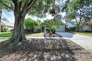 17307 Lockwood Ridge Dr, Tampa, FL 33647 - Photo 4