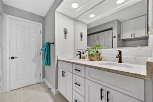 1963 Tanglewood Dr NE, Saint Petersburg, FL 33702 - Photo 20