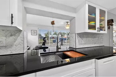 1963 Tanglewood Drive NE, Saint Petersburg, FL 33702 - Photo 18