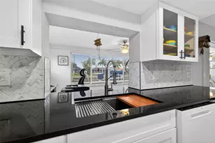 1963 Tanglewood Dr NE, Saint Petersburg, FL 33702 - Photo 18