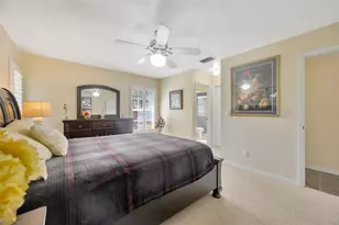 37157 Foxrun Pl, Zephyrhills, FL 33542 - Photo 10