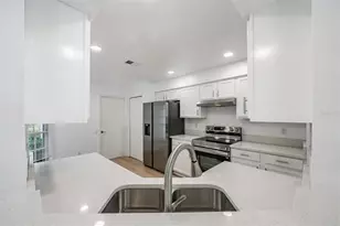 4208 Pine Isle Dr, Lutz, FL 33558 - Photo 14