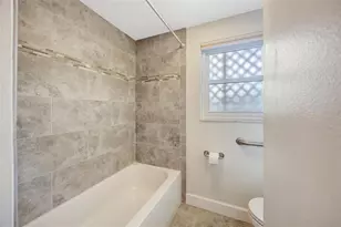 8306 W Forest Cir, Tampa, FL 33615 - Photo 20