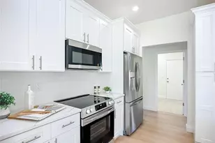 2960 Sandringham Pl, Sarasota, FL 34235 - Photo 10