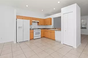 7947 Terrace Ridge Dr, Temple Terrace, FL 33637 - Photo 4