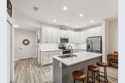 1979 Whitney Oaks Boulevard, Clearwater, FL 33760 - Photo 2