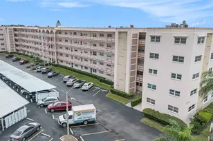 5623 80th St N, Saint Petersburg, FL 33709 - Photo 2