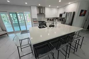 1359 40th Ave NE, Saint Petersburg, FL 33703 - Photo 4