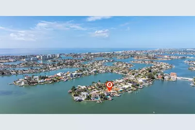 7827 9th Avenue S, Saint Petersburg, FL 33707 - Photo 1