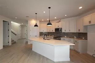 31406 Pendleton Lndg Cir, Wesley Chapel, FL 33545 - Photo 4