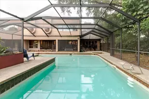 4404 Old Orchard Dr, Tampa, FL 33618 - Photo 4