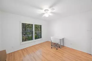 842 Amelia Ct NE, Saint Petersburg, FL 33702 - Photo 16