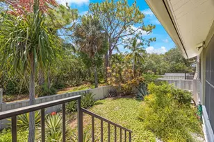 842 Amelia Ct NE, Saint Petersburg, FL 33702 - Photo 22