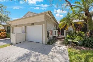 842 Amelia Ct NE, Saint Petersburg, FL 33702 - Photo 2