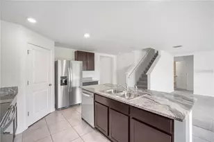 7575 Sail Clover Ln, Zephyrhills, FL 33540 - Photo 8