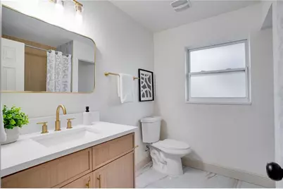 2050 67th Avenue N, Saint Petersburg, FL 33702 - Photo 16