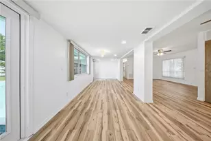 6725 17th Ln N, Saint Petersburg, FL 33702 - Photo 10