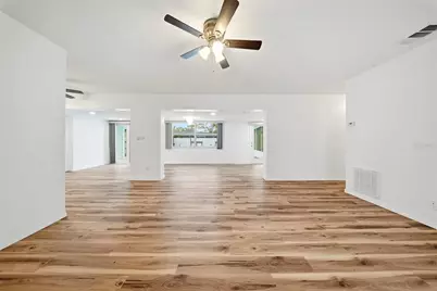 6725 17th Lane N, Saint Petersburg, FL 33702 - Photo 4