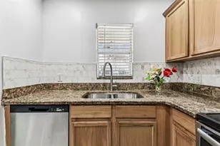 3370 Spy Tower Ct, Valrico, FL 33594 - Photo 6