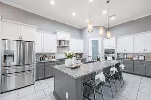 14006 Quarry Lake Rd, Lithia, FL 33547 - Photo 2