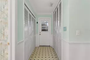 1421 Sea Gull Dr S, Saint Petersburg, FL 33707 - Photo 26