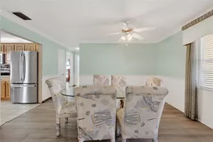 1421 Sea Gull Dr S, Saint Petersburg, FL 33707 - Photo 18