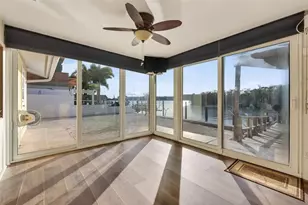 1421 Sea Gull Dr S, Saint Petersburg, FL 33707 - Photo 10