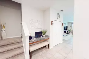 9776 Pembrooke Pines Dr, Sun City Center, FL 33573 - Photo 4