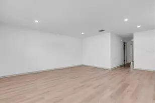 1720 34th Ave N, Saint Petersburg, FL 33713 - Photo 8