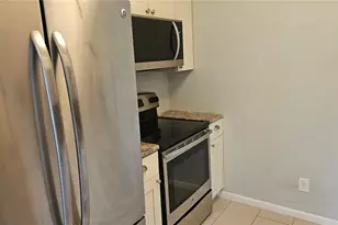 1902 Dandridge St, Sun City Center, FL 33573 - Photo 10