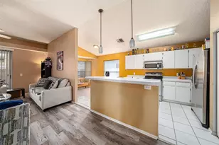 1653 Portsmouth Lake Dr, Brandon, FL 33511 - Photo 12