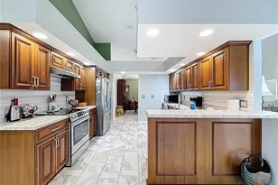 9276 Ashley Dr, Weeki Wachee, FL 34613 - Photo 12