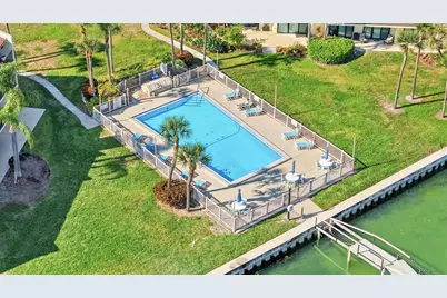 7520 Sunshine Skyway Lane S #T19, Saint Petersburg, FL 33711 - Photo 8